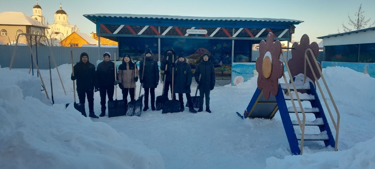 Волонтерский отряд "Рука помощи" снова в работе.