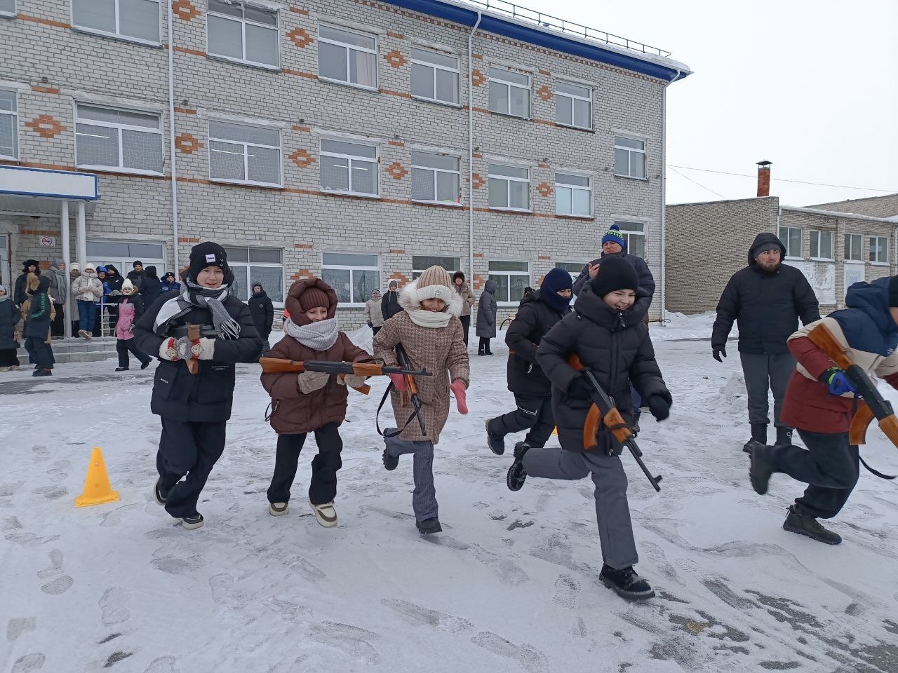 Сегодня в нашей школе кипели нешуточные страсти!  .