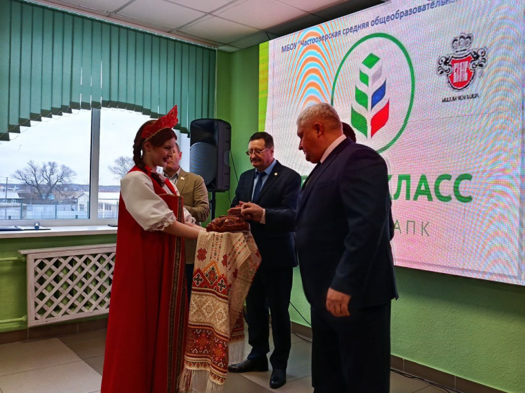 Сегодня в нашей школе произошло знаменательное событие – состоялось открытие Агротехкласса!.