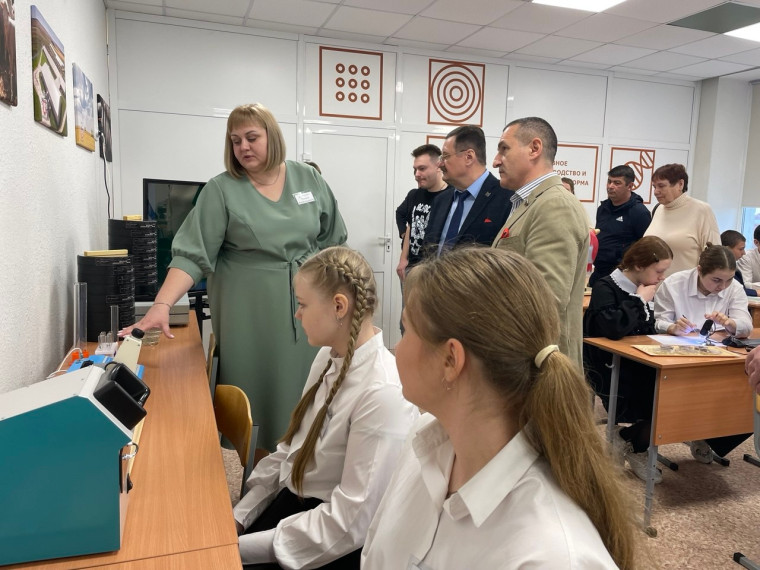 Сегодня в нашей школе произошло знаменательное событие – состоялось открытие Агротехкласса!.