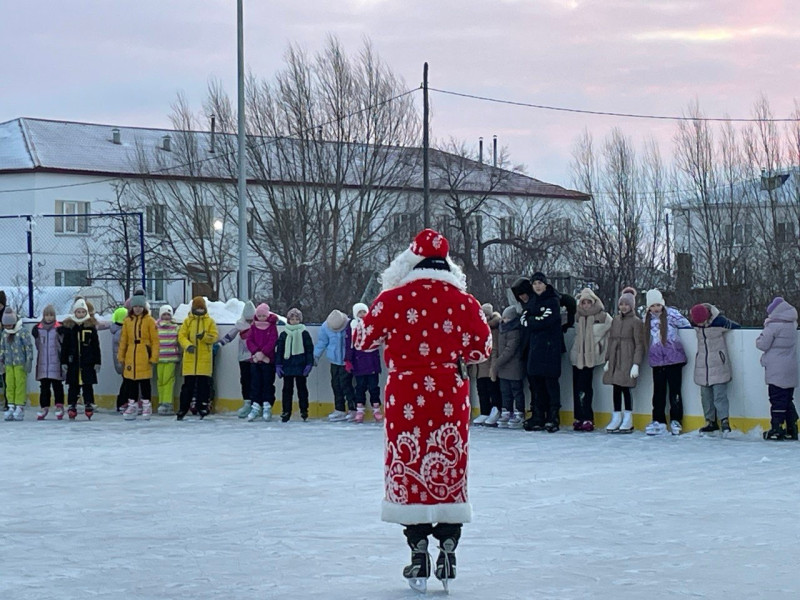 Ура! Ура! Ура! Мы открыли каток!!!!!!.