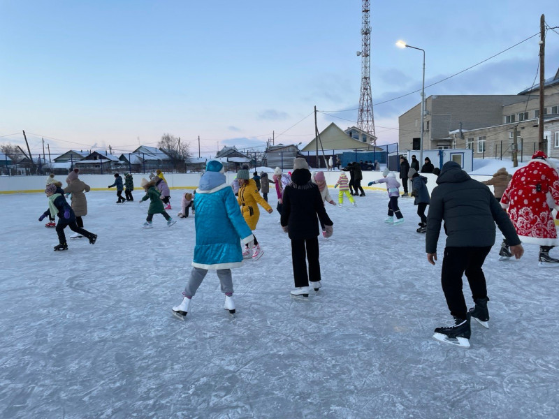 Ура! Ура! Ура! Мы открыли каток!!!!!!.