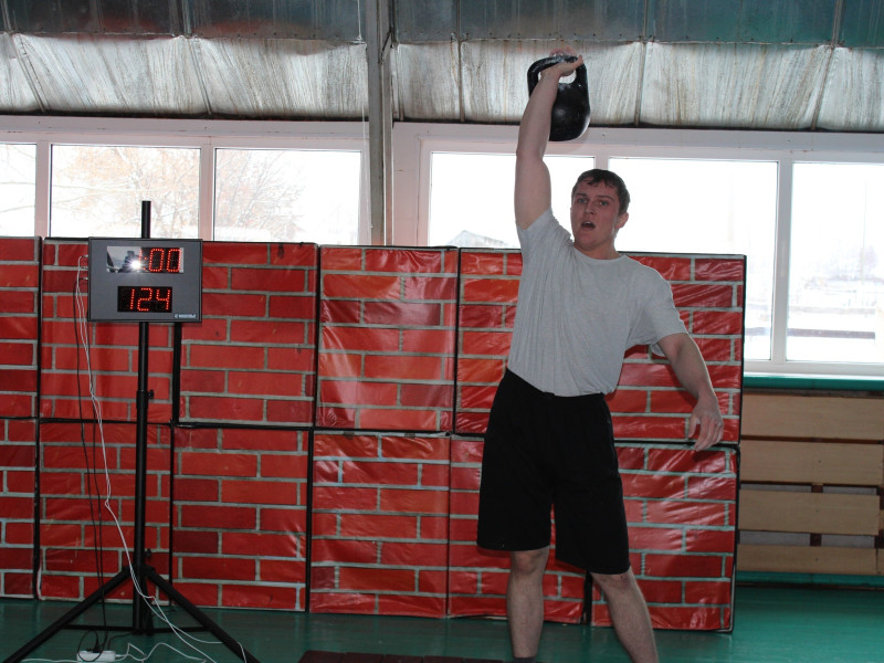 Армейский гиревой рывок.