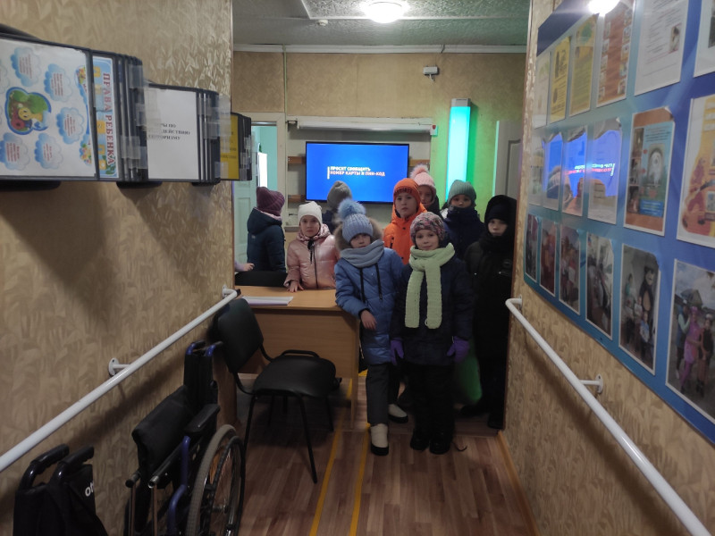 Экскурсия у Орлят.