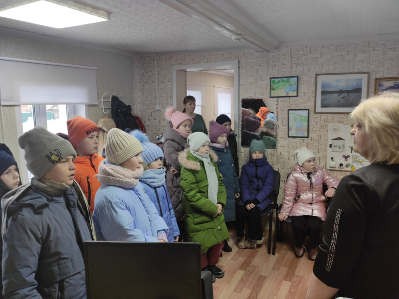 Экскурсия у Орлят.