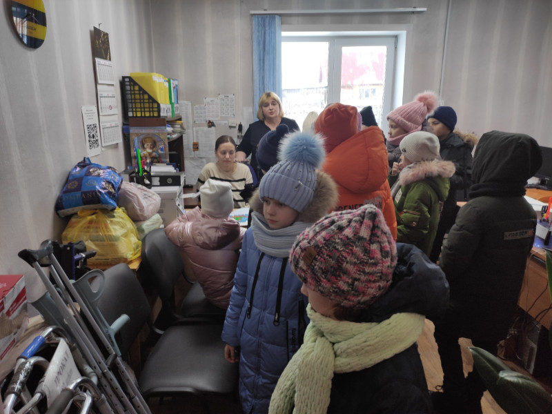 Экскурсия у Орлят.