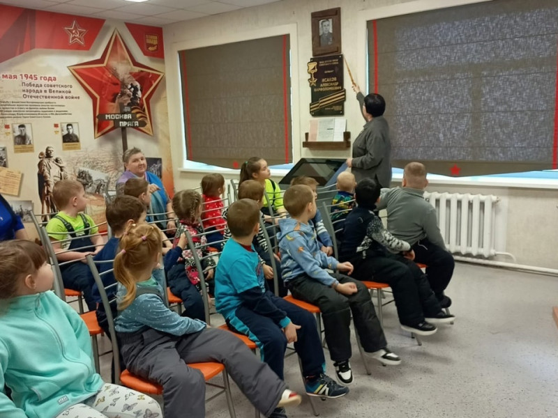 Дошкольникам рассказали о героических подвигах земляков.