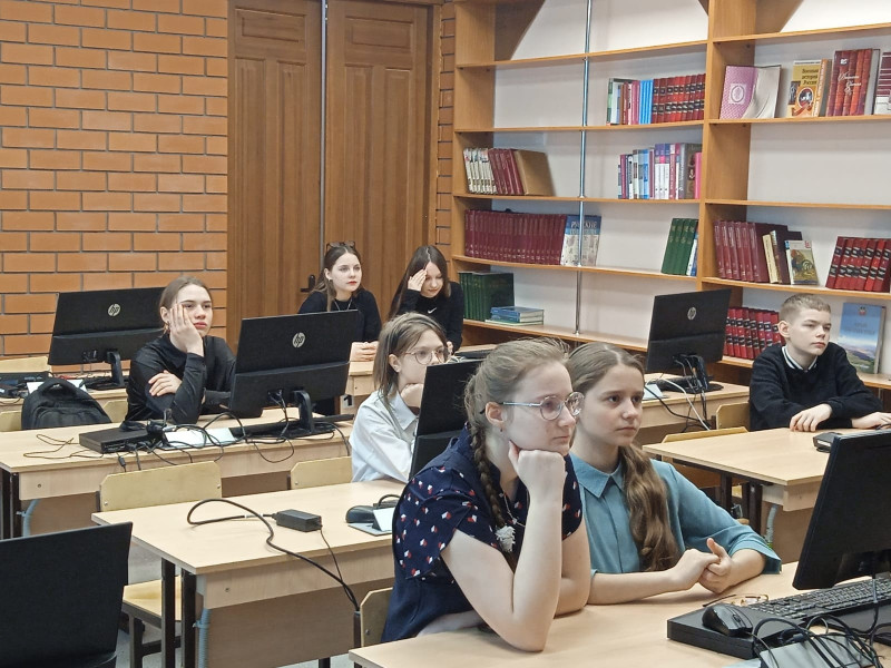 СТАЛИНГРАД - символ мужества и героизма.