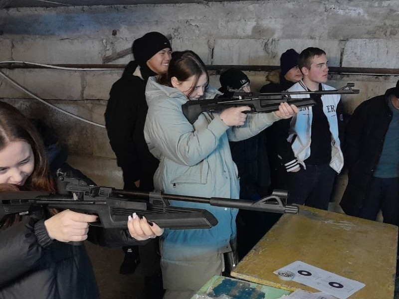 Стрельбы из пневматической винтовки.