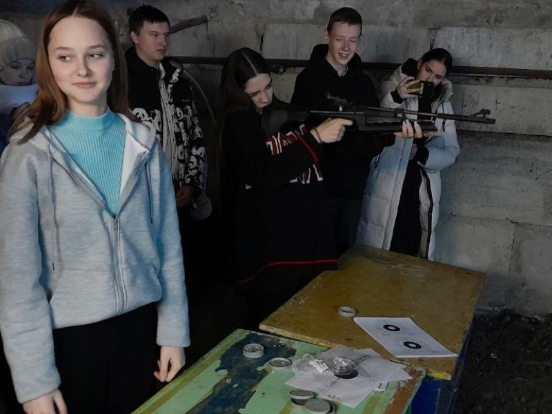 Стрельбы из пневматической винтовки.