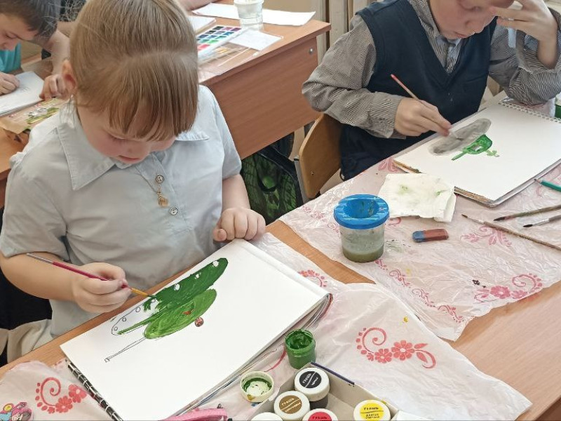 Выставка рисунков "Мой папа в армии".