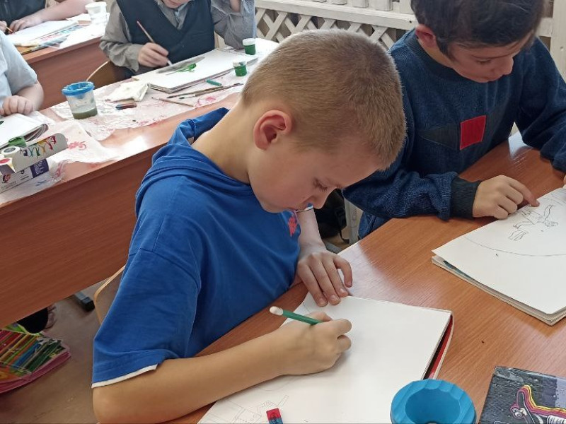 Выставка рисунков "Мой папа в армии".