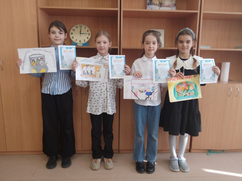 Конкурс рисунков по ПДД "Я в транспорте".